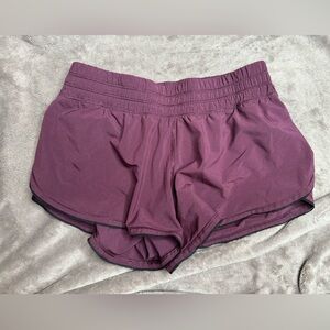 140. Lululemon Seek the Heat Short, Sz 2
